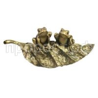 лягушки на листе лягушки на листе